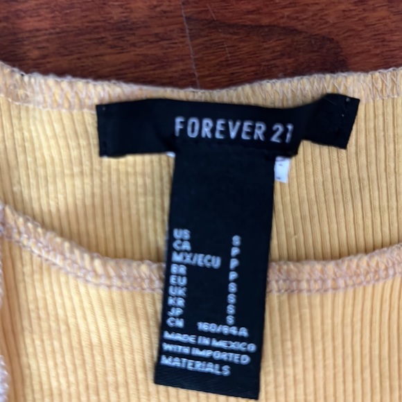 crop top in perfectly new condition! - Picture 2 of 3